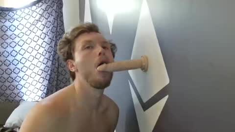 Snapshot of mrhoneybunz chatting on 06-24-26, 01:32 mrhoneybunz online show from 06-24-26, 01:32