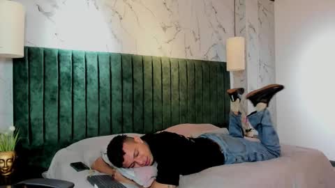 mrjustin_ online show from 10-17-25, 08:22