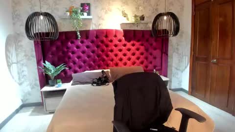 mrjustin_ online show from 10-24-25, 08:49