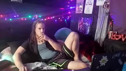 Snapshot of mrkinksized chatting on 02-02-25, 03:43 MrKinkSized online show from 02-02-25, 03:43