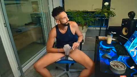 Snapshot of mrlongplay835366 chatting on 08-09-26, 03:44 mrlongplay835366 online show from 08-09-26, 03:44