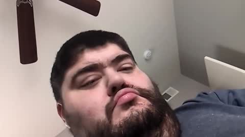 Snapshot of mrorange50187 chatting on 01-15-25, 04:00 mrorange50187 online show from 01-15-25, 04:00