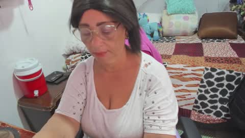 Snapshot of mrs_mommy chatting on 02-28-26, 06:53 mrs_mommy online show from 02-28-26, 06:53
