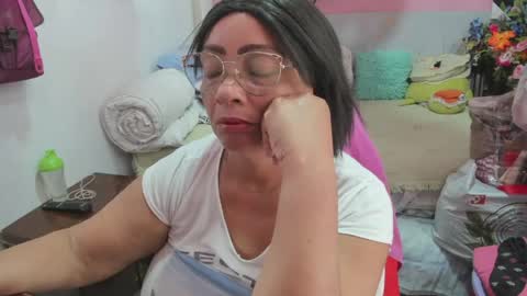 Snapshot of mrs_mommy chatting on 03-29-26, 08:31 mrs_mommy online show from 03-29-26, 08:31