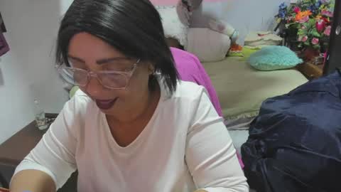 Snapshot of mrs_mommy chatting on 04-07-26, 12:11 mrs_mommy online show from 04-07-26, 12:11