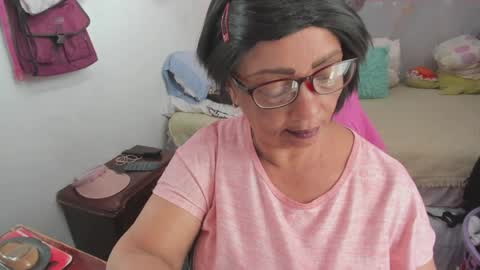 Snapshot of mrs_mommy chatting on 04-07-26, 06:41 mrs_mommy online show from 04-07-26, 06:41
