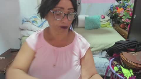 Snapshot of mrs_mommy chatting on 04-19-26, 09:28 mrs_mommy online show from 04-19-26, 09:28