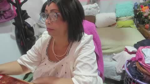 Snapshot of mrs_mommy chatting on 04-25-26, 04:59 mrs_mommy online show from 04-25-26, 04:59