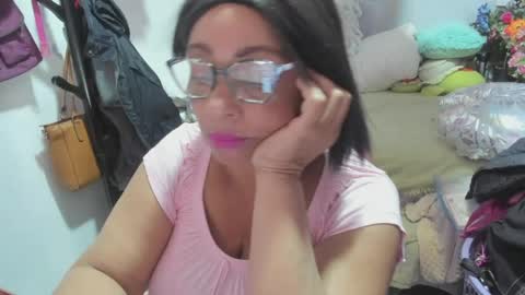 Snapshot of mrs_mommy chatting on 05-03-26, 10:27 mrs_mommy online show from 05-03-26, 10:27
