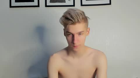 Snapshot of mrsexycum4u chatting on 12-18-24, 06:35 Adam online show from 12-18-24, 06:35