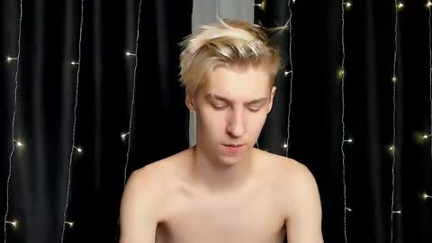 Snapshot of mrsexycum4u chatting on 12-24-24, 02:43 Adam online show from 12-24-24, 02:43