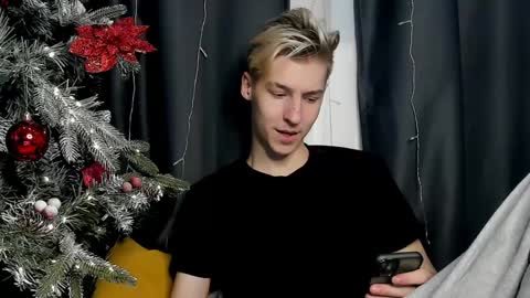Snapshot of mrsexycum4u chatting on 12-29-24, 03:22 Adam online show from 12-29-24, 03:22