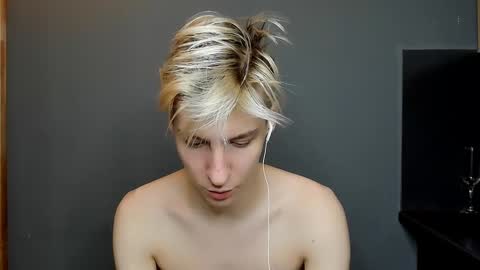 Snapshot of mrsexycum4u chatting on 12-31-24, 04:49 Adam online show from 12-31-24, 04:49