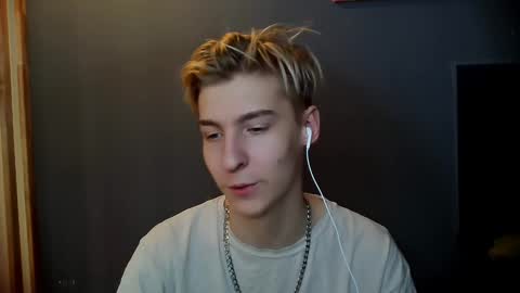 Snapshot of mrsexycum4u chatting on 01-09-25, 04:28 Adam online show from 01-09-25, 04:28