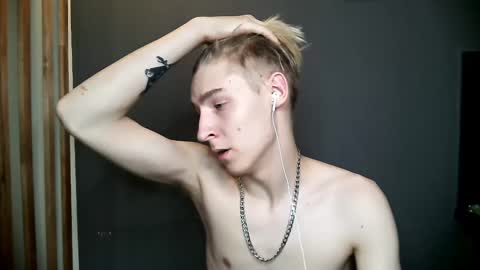 Snapshot of mrsexycum4u chatting on 01-11-25, 06:33 Adam online show from 01-11-25, 06:33