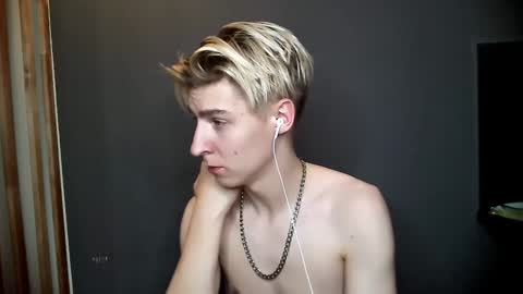 Snapshot of mrsexycum4u chatting on 01-12-25, 12:28 Adam online show from 01-12-25, 12:28
