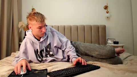 Snapshot of mrsexycum4u chatting on 09-14-25, 07:51 Adam online show from 09-14-25, 07:51