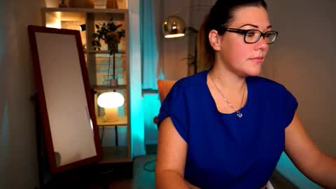 Snapshot of mrsfllowerr chatting on 10-08-25, 04:37 Tamara online show from 10-08-25, 04:37