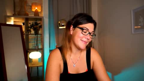 Snapshot of mrsfllowerr chatting on 10-09-25, 06:17 Tamara online show from 10-09-25, 06:17