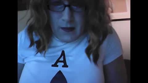 Snapshot of mrslimdetroit chatting on 03-12-26, 12:06 Sam online show from 03-12-26, 12:06