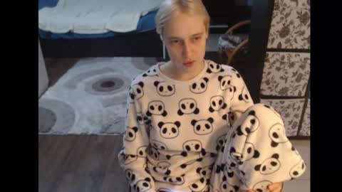 Sasha online show from 10-28-25, 06:06