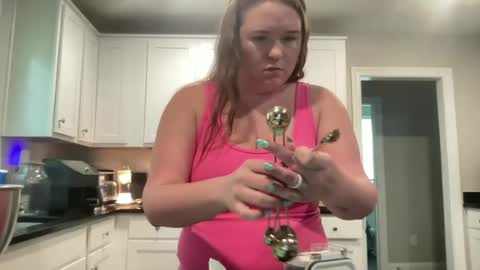 Snapshot of mrstemptation chatting on 06-22-26, 04:59 MrsTemptations online show from 06-22-26, 04:59