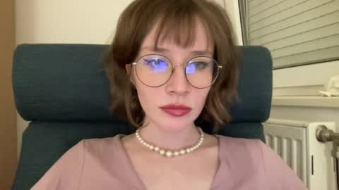 Snapshot of ms_christiana chatting on 05-08-26, 09:31 ms_christiana online show from 05-08-26, 09:31