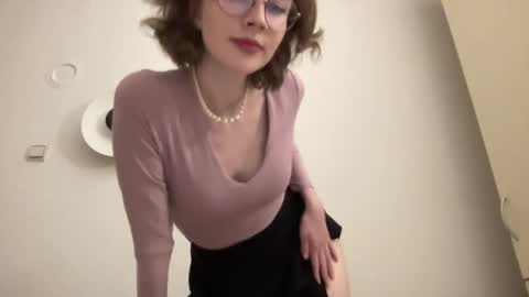 Snapshot of ms_christiana chatting on 05-12-26, 06:16 ms_christiana online show from 05-12-26, 06:16