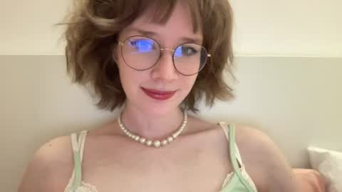 Snapshot of ms_christiana chatting on 06-08-26, 06:41 ms_christiana online show from 06-08-26, 06:41