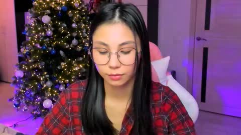 ms_emily_ online show from 12-21-25, 08:49