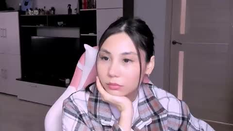 ms_emily_ online show from 03-06-26, 12:01