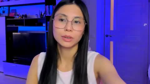 ms_emily_ online show from 05-13-26, 11:18