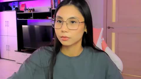 ms_emily_ online show from 05-28-26, 10:56