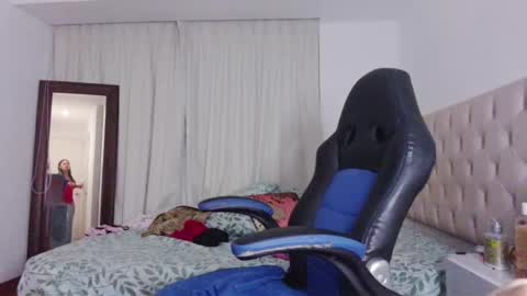 Freya online show from 03-11-25, 04:43