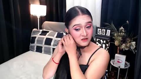 Snapshot of ms_grey4u chatting on 11-04-25, 09:41 Ash online show from 11-04-25, 09:41