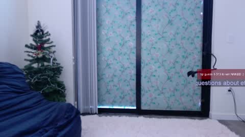 R o r i  SnapChat heyroriv2 wednesday - sunday Noon oclock mountain - 5pm mountain online show from 12-20-24, 07:28