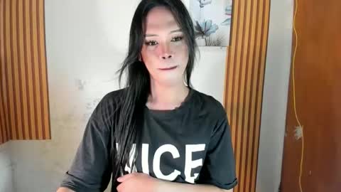 Snapshot of ms_selenaxx chatting on 10-23-25, 02:11 selena online show from 10-23-25, 02:11