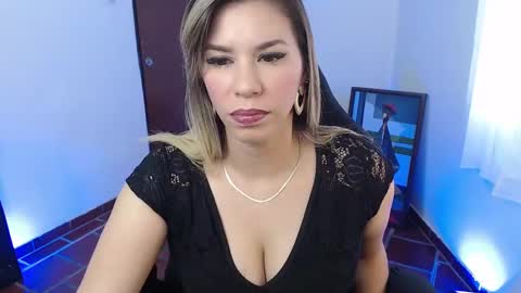 Sofia online show from 02-05-25, 01:22