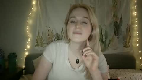 msclairewhatever online show from 09-08-25, 10:42
