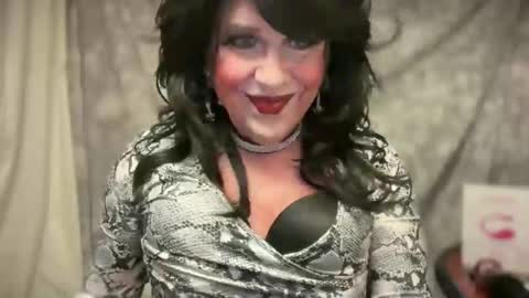 Snapshot of mskarentoy chatting on 11-28-25, 10:45 mskarentoy online show from 11-28-25, 10:45