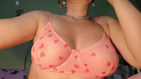 Snapshot of mspurrfectlove chatting on 02-03-25, 03:17 MsPurrfectLove online show from 02-03-25, 03:17