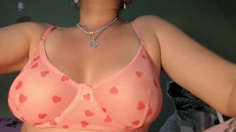 Snapshot of mspurrfectlove chatting on 02-04-25, 02:28 MsPurrfectLove online show from 02-04-25, 02:28
