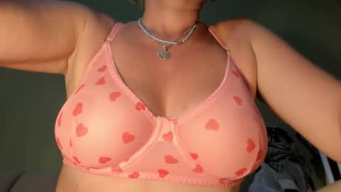 Snapshot of mspurrfectlove chatting on 03-06-25, 01:48 MsPurrfectLove online show from 03-06-25, 01:48