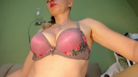 Snapshot of mspurrfectlove chatting on 09-08-25, 02:38 MsPurrfectLove online show from 09-08-25, 02:38
