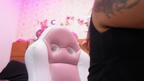 Manuela  online show from 09-09-25, 03:06