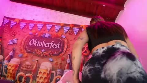 Manuela  online show from 09-25-25, 03:21