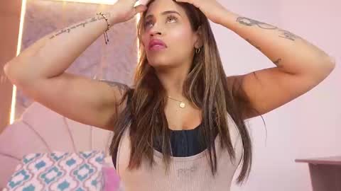 Manuela  online show from 11-05-25, 03:06