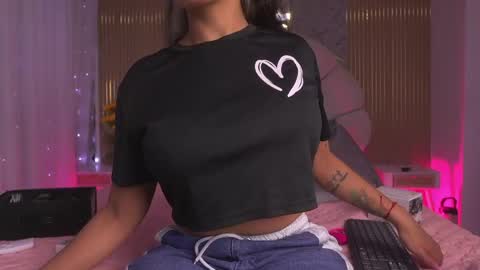 Manuela  online show from 05-02-26, 03:11