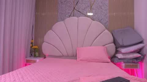 Manuela  online show from 05-06-26, 03:02