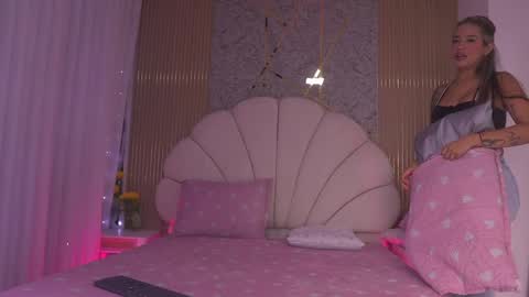 Manuela  online show from 05-09-26, 03:12
